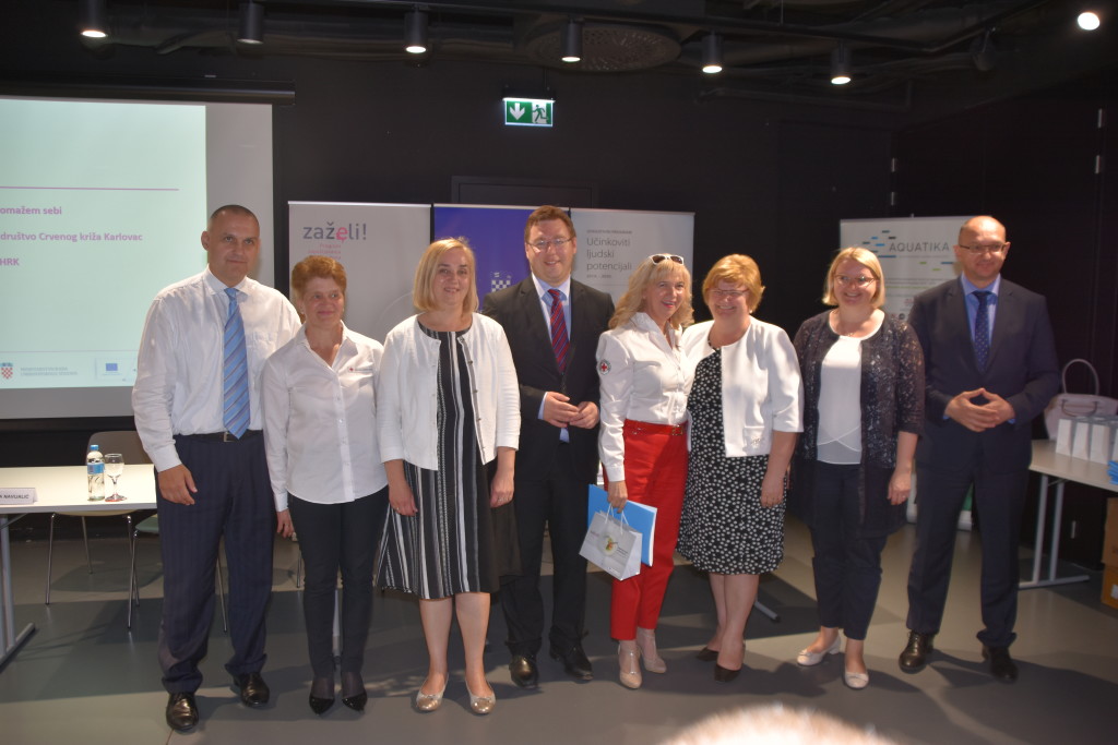 dodjela-ugovora-za-program-zaeli-u-karlovcu_41555775475_o