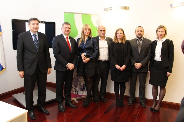 Hrvatskoj akademskoj i istraživačkoj mreži CARNet više od 78 milijuna kuna iz Europskog socijalnog fonda za podizanje digitalne zrelosti škola